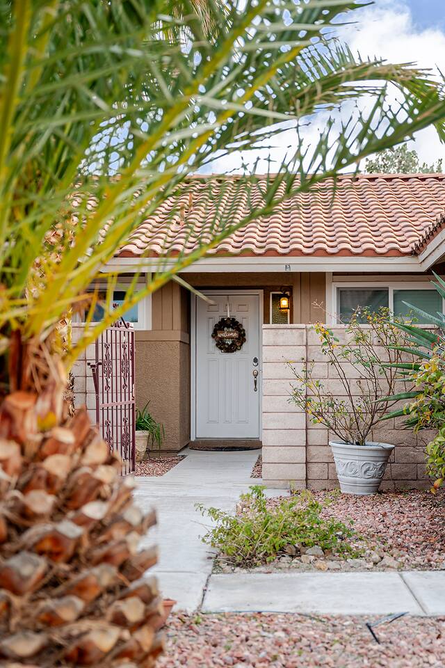 Summerlin monthly renovated home | Extended stay!