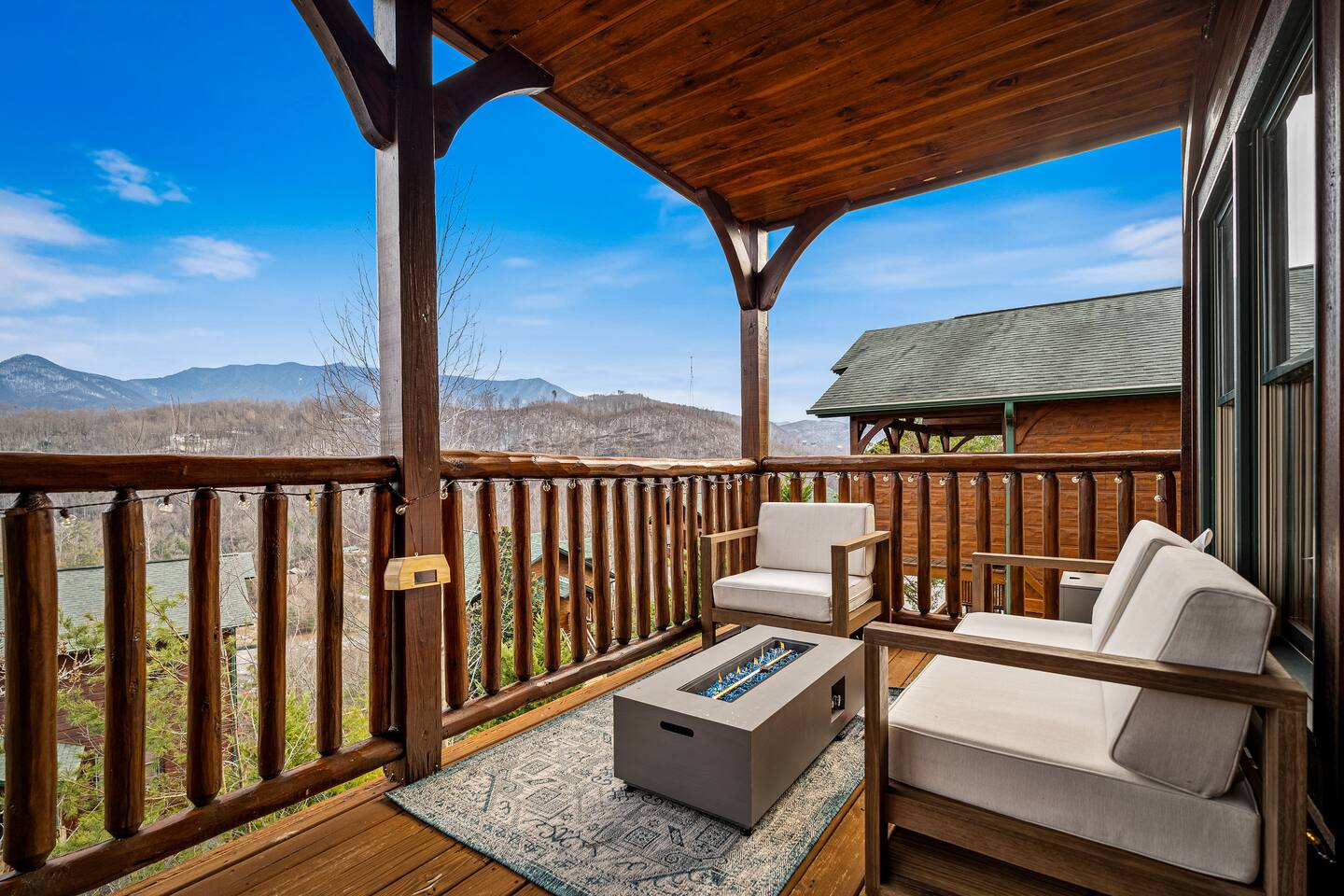 New Listing Special! Views-Theatre-Games-Pool