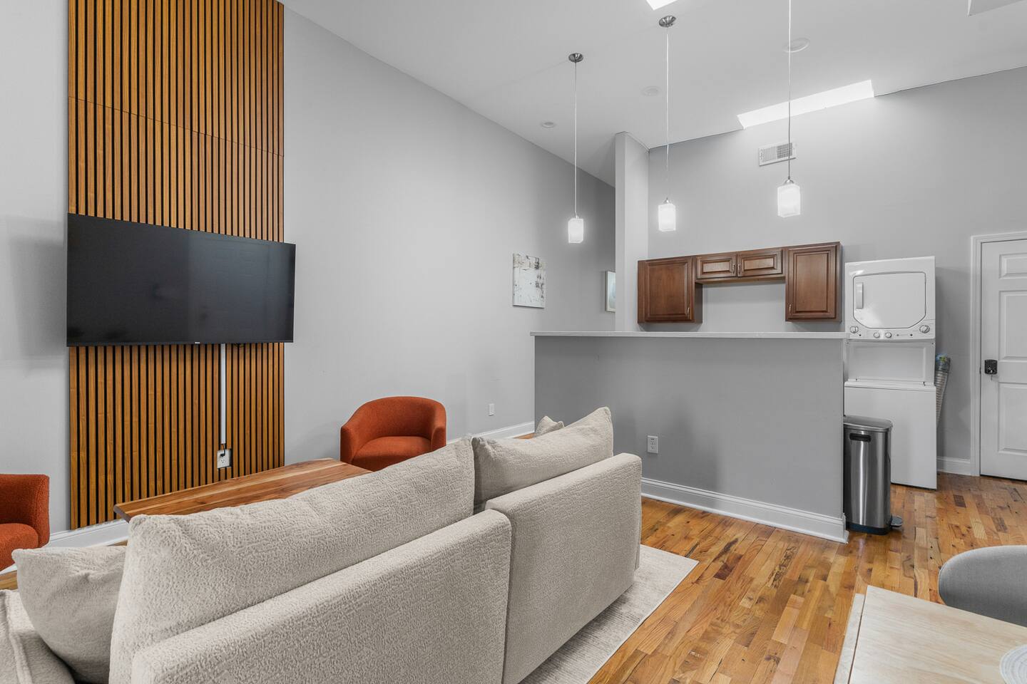Steps from Soulard Farmers Market| Private Balcony