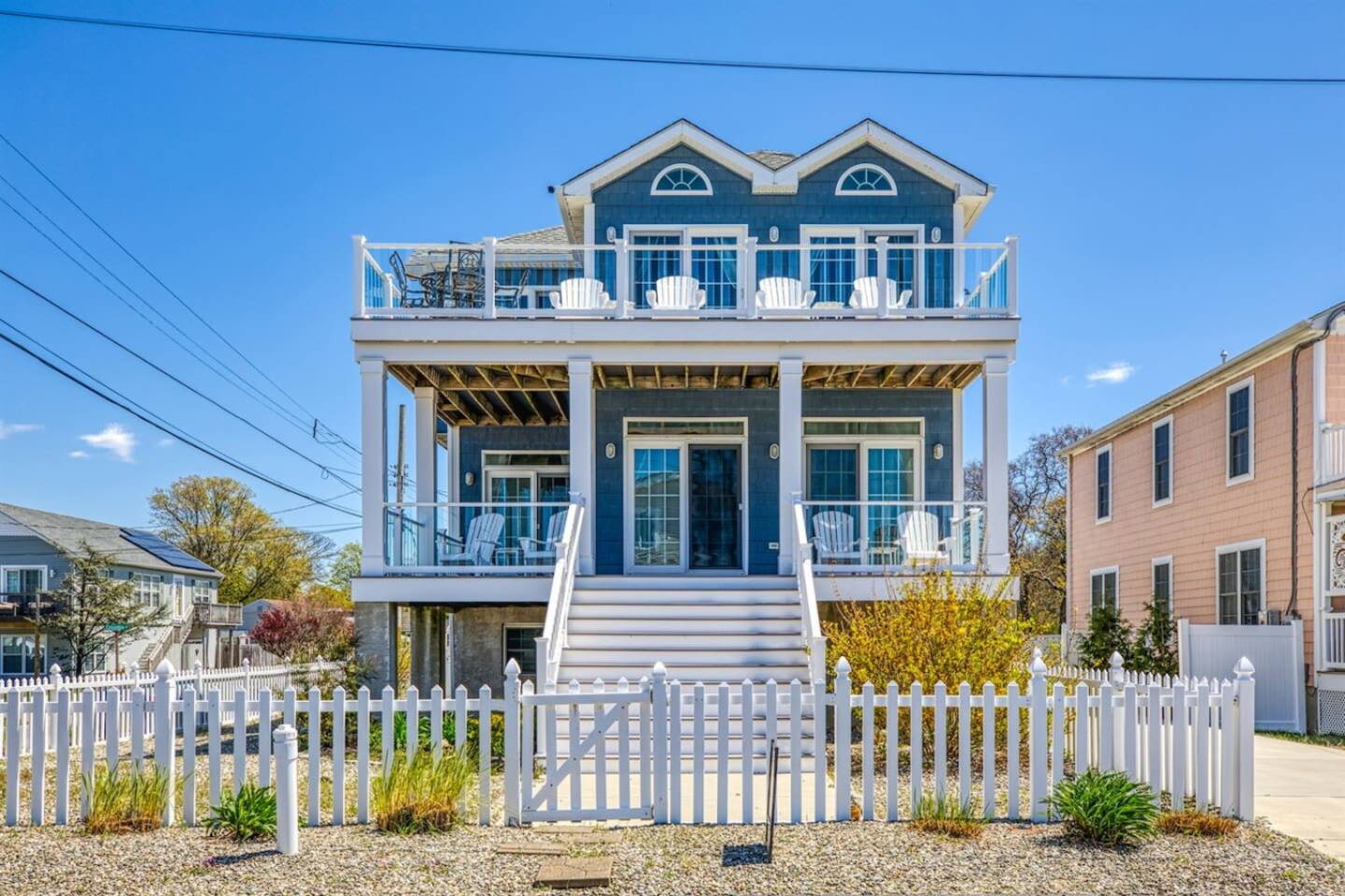 Sea Breeze: Bay and Sunset Views | Game Room