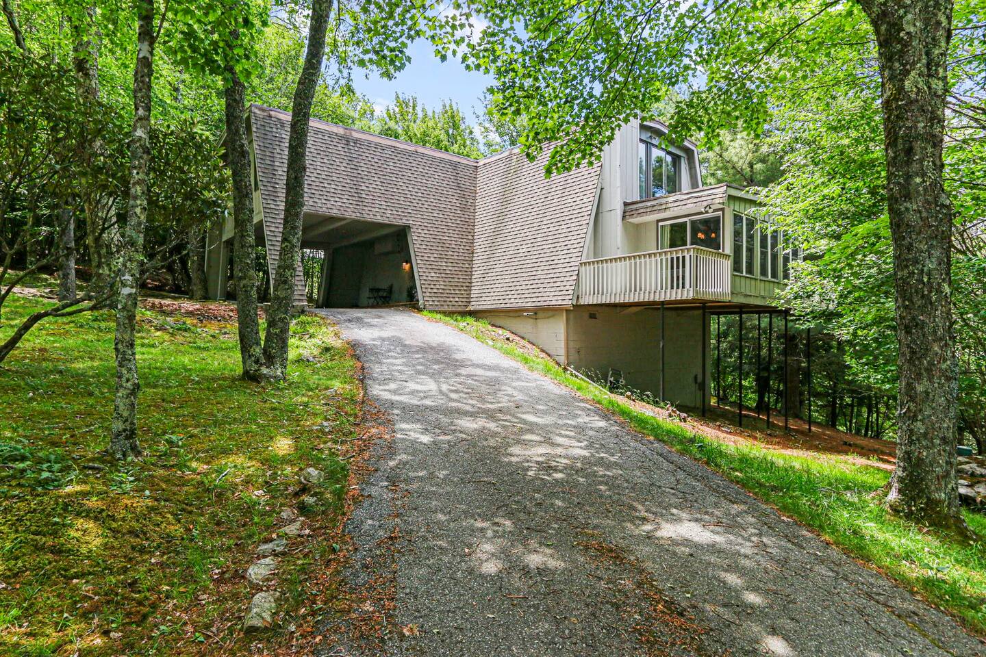 Yesterday Après - Cabin Rental in Beech Mountain, NC