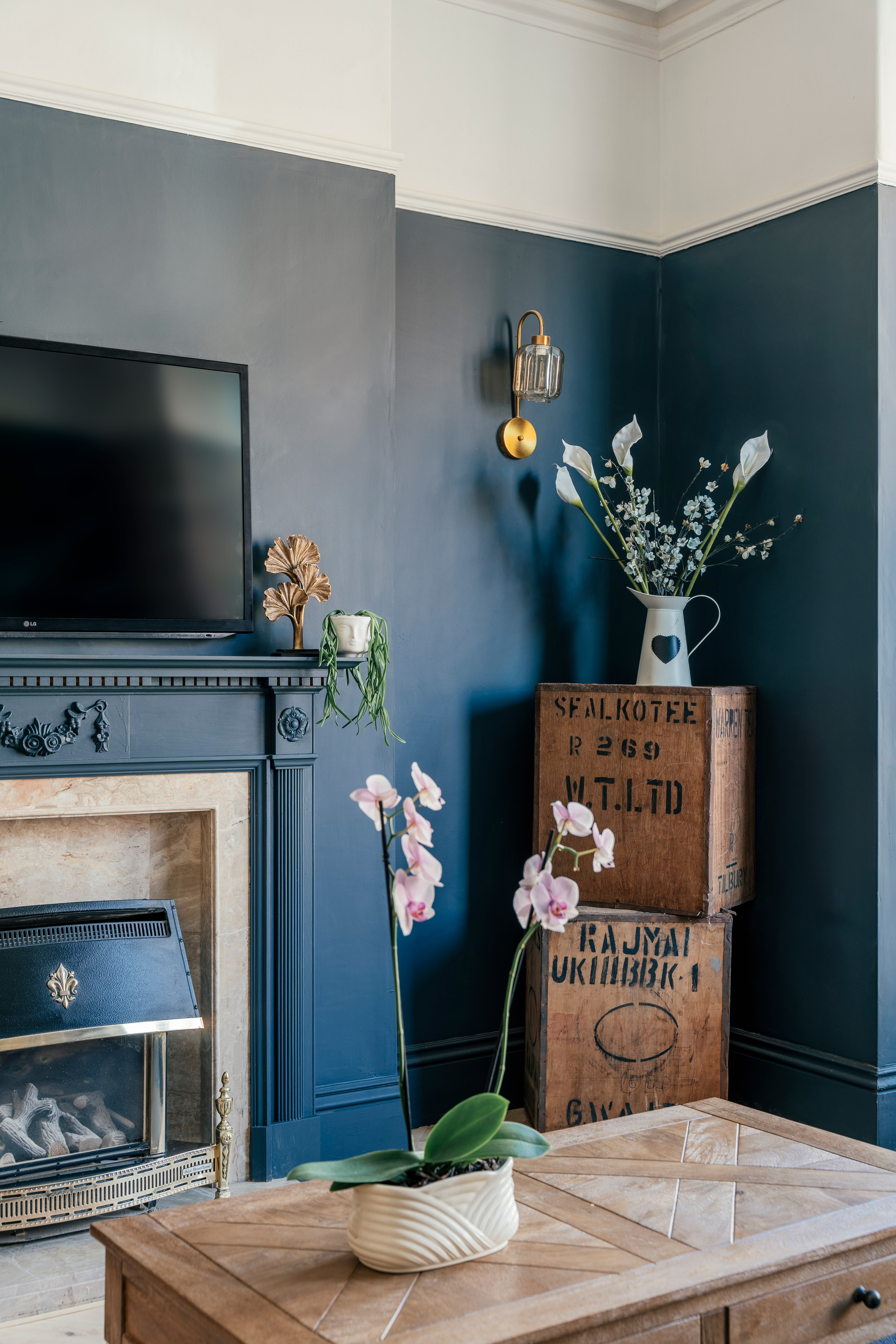 Entire 7BR 4Bath property split as 3 apartments