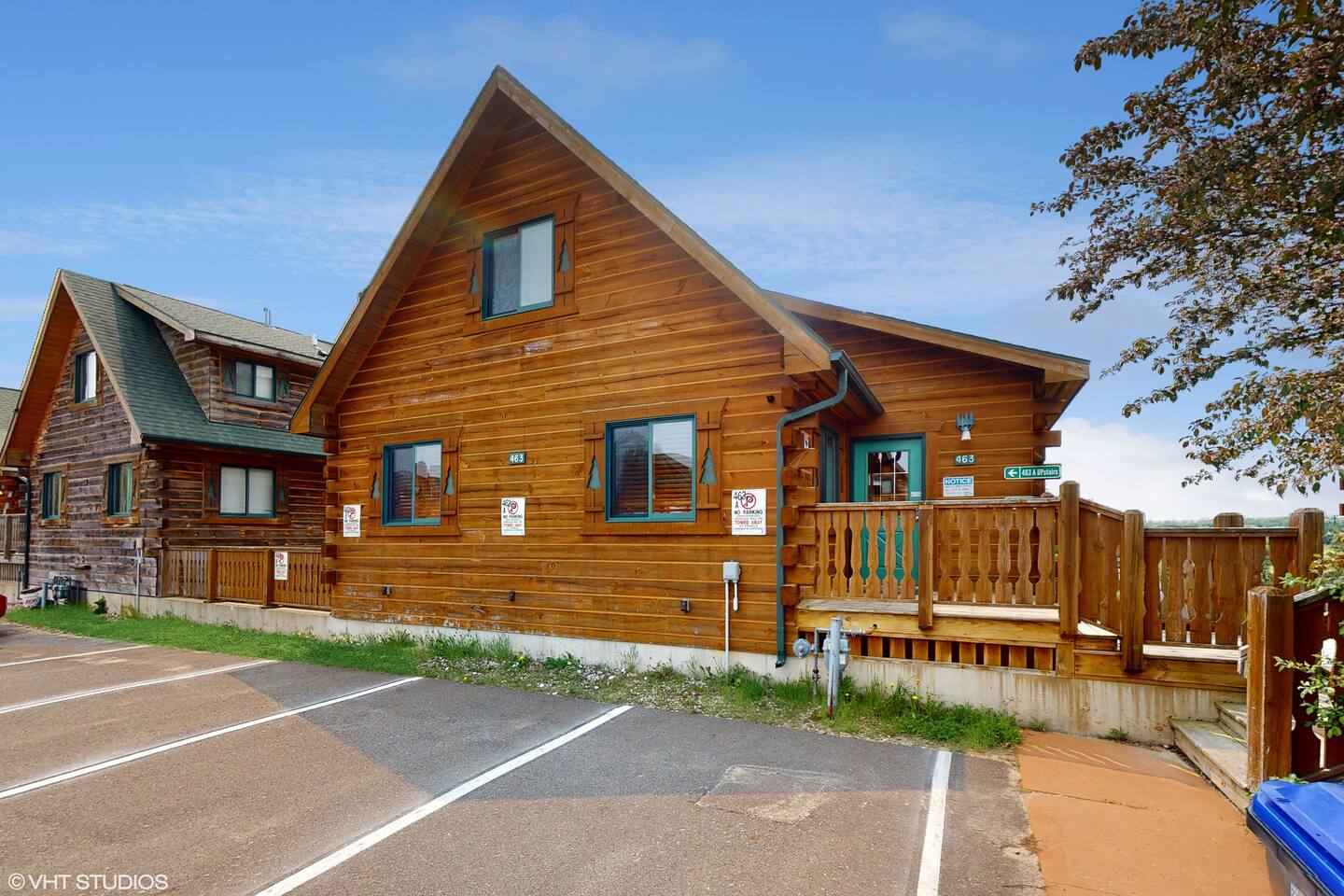 Cozy Green Cabin Unit A