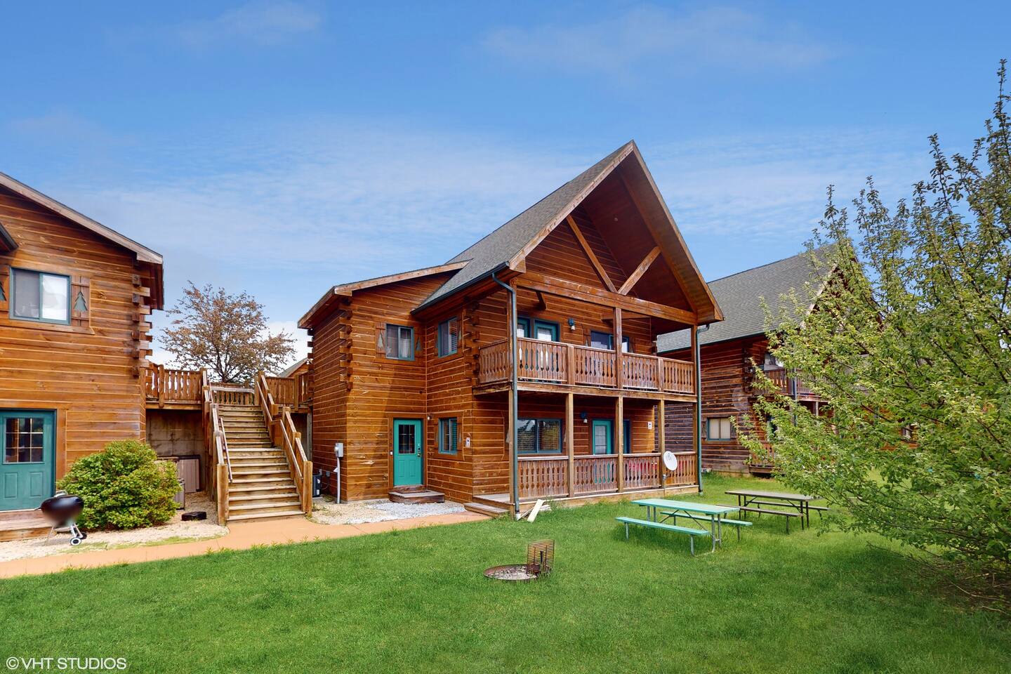 Cozy Family Friendly Blue Cabin Unit B