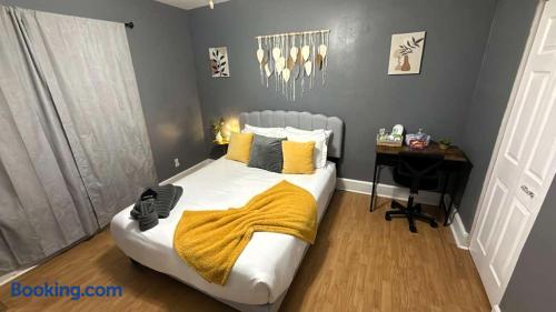 Ross Private Room near Yale, Hospitals & Downtown