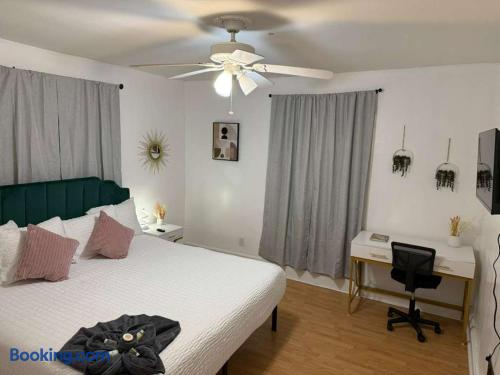 Hazel Private Room near Yale, Hospitals & Downtown