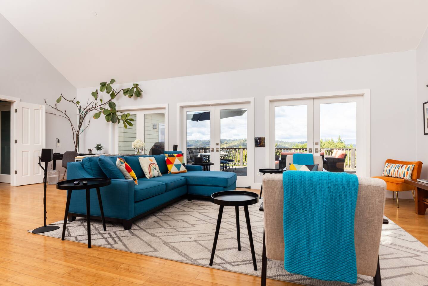 A space that feels open, inviting, and effortlessly comfortable.