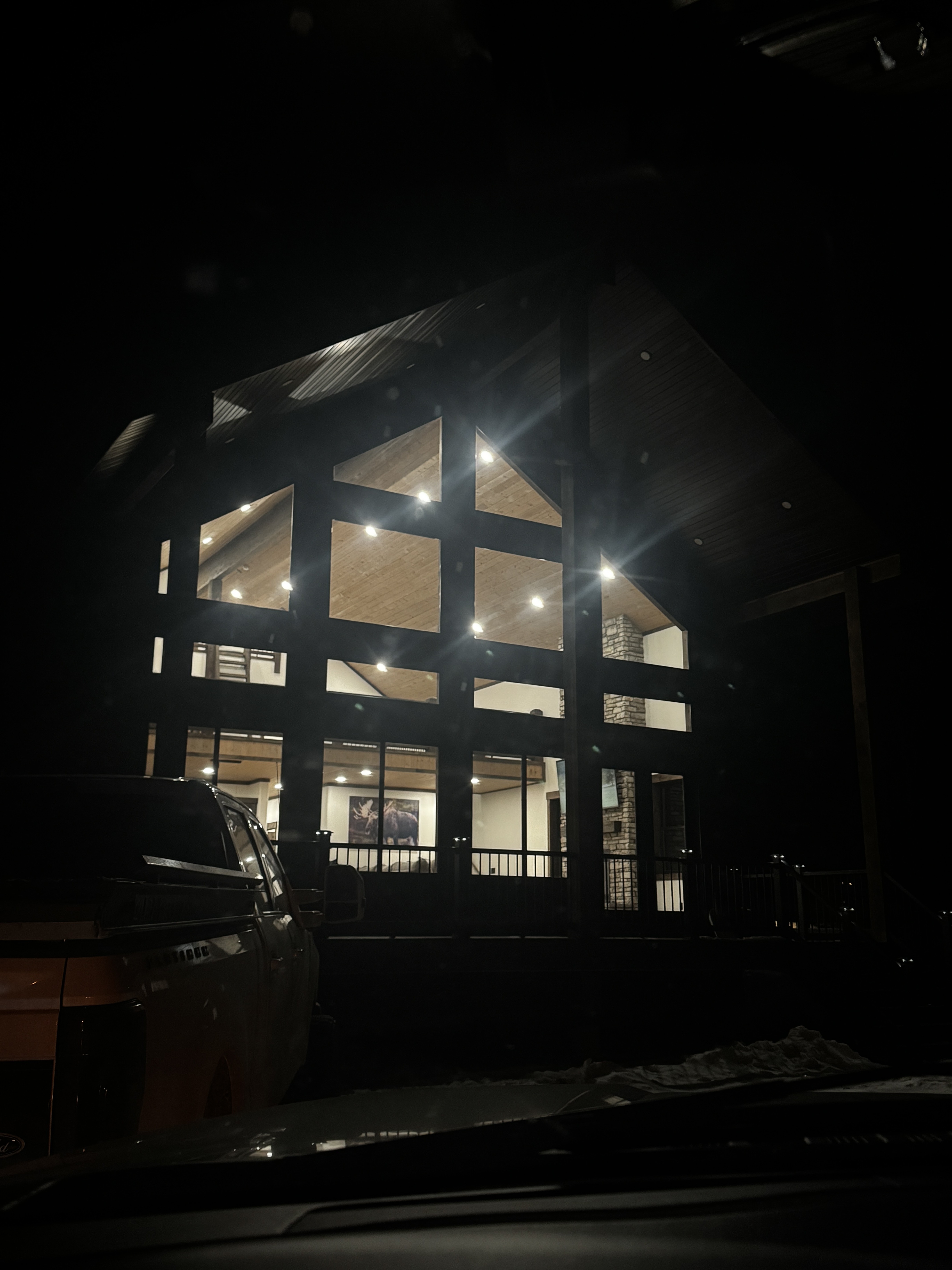 Grand Mountain Lodge