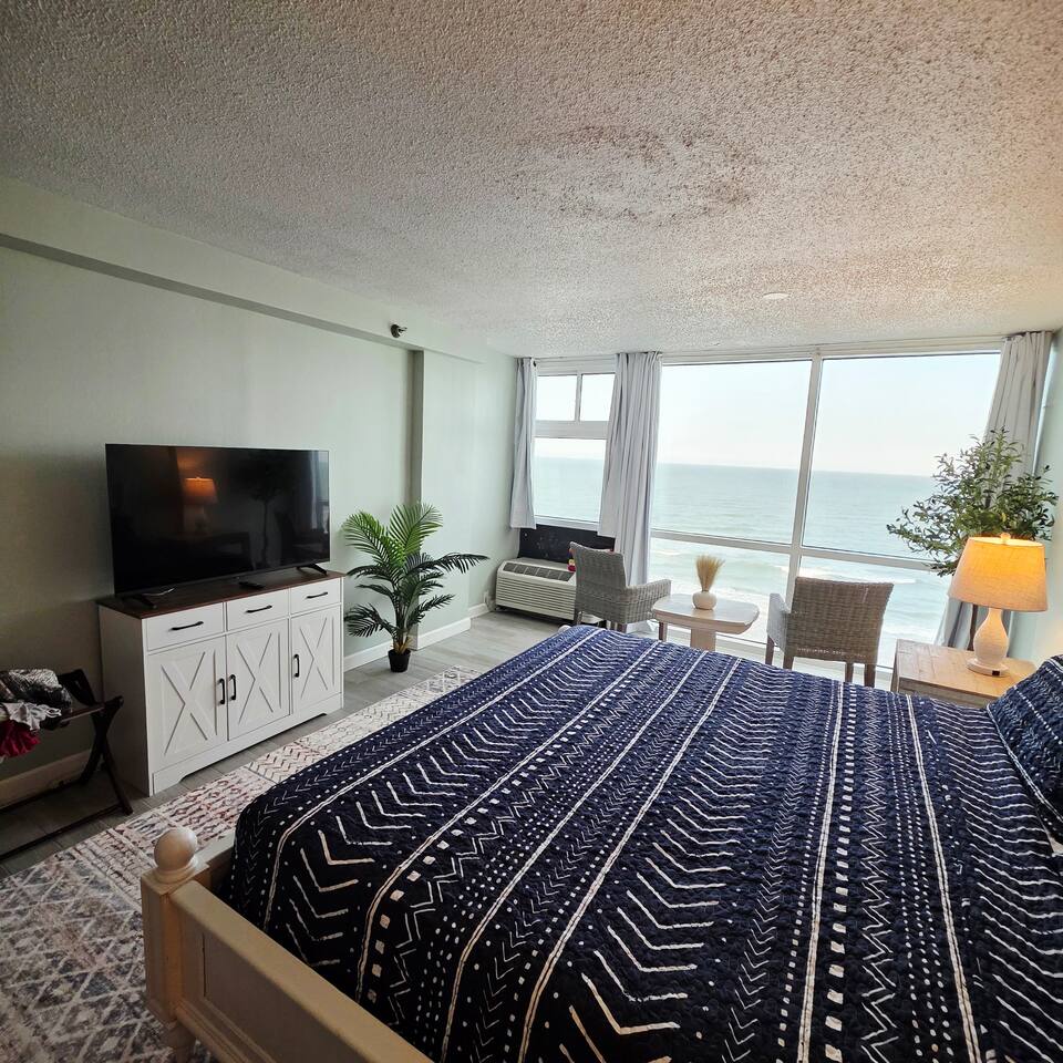 Newly updated king studio perfect for honeymooners