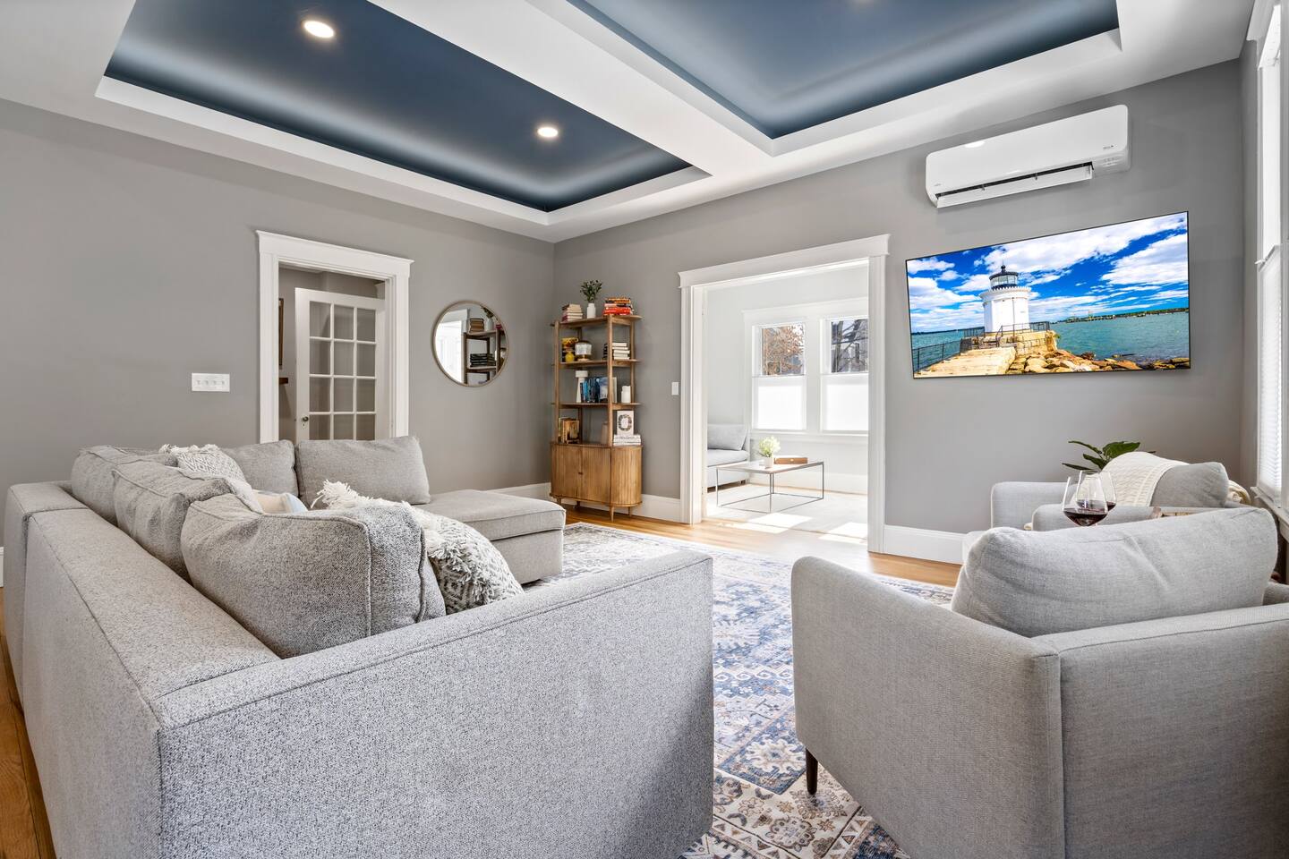 Urban Ease/By Downtown/Parking