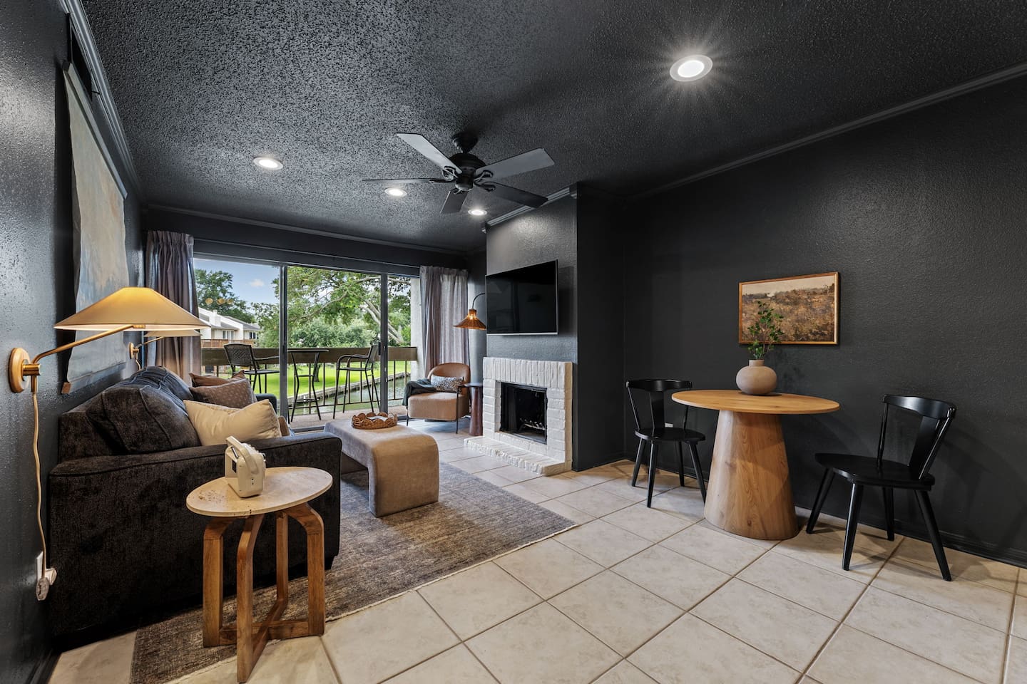 Couples Lakefront Conroe Retreat