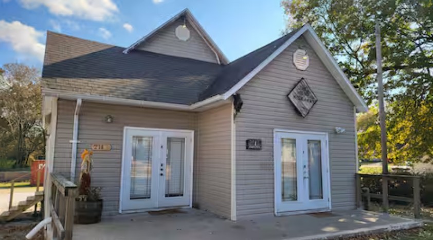 Both Sides of The Hobo Hideaway