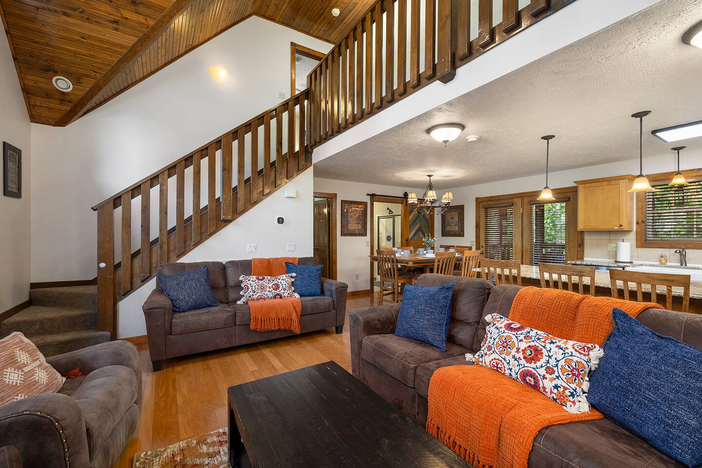 Fourmile Creek Cabin 4 Master Jacuzzi Suites