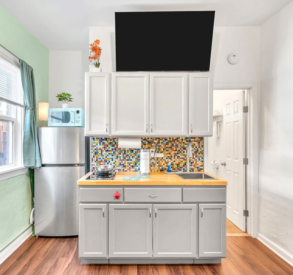 Stylish Studio Near Downtown | UTEP | Sun Bowl