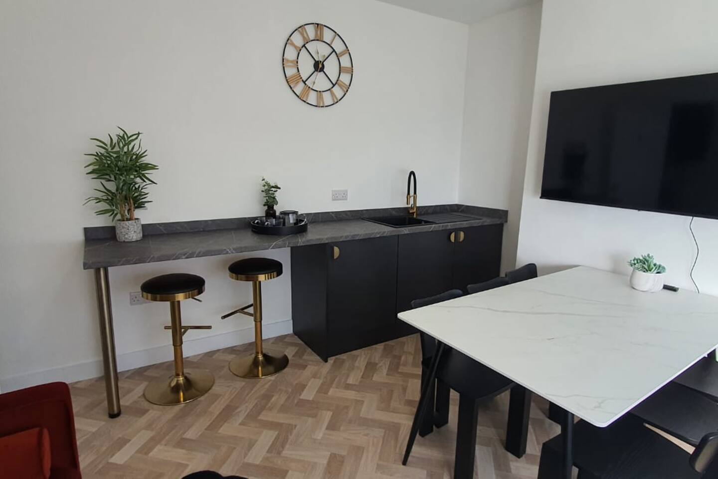 #124 Coastal Home - 5 mins to National Museum of the Royal Navy Hartlepool - Sleeps 12- " Perfect for contractors and Families - Free street parking"