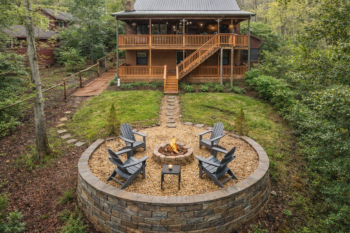 3-Level Pet Friendly Cabin w/Game Room & Speakeasy