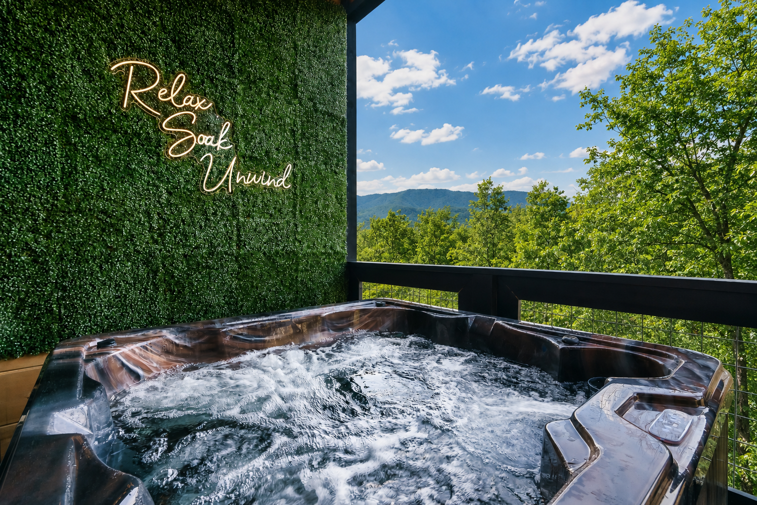 Mountain View Hot Tub, Arcade & Resort Pool Access