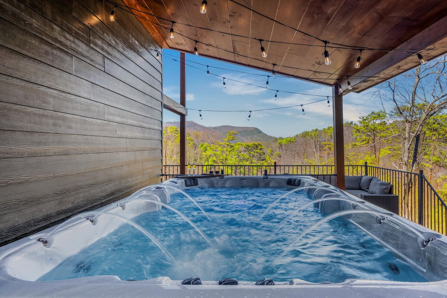 Sleeps 26 Luxury Cabin • Indoor Pool + Pickleball