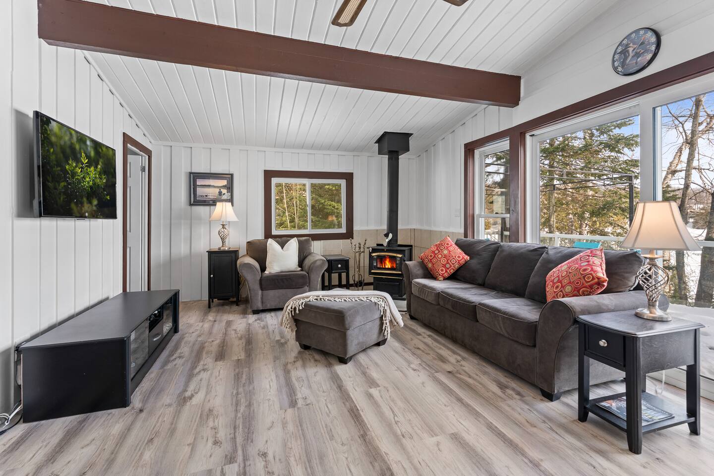 Muskoka Waterfront-Dock, Kayak, Firepit, Fireplace