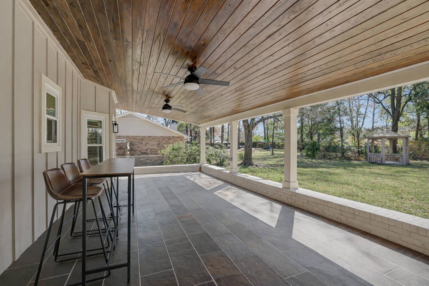 3BR Villa | 80" TV + Gazebo + Yard + King Suite