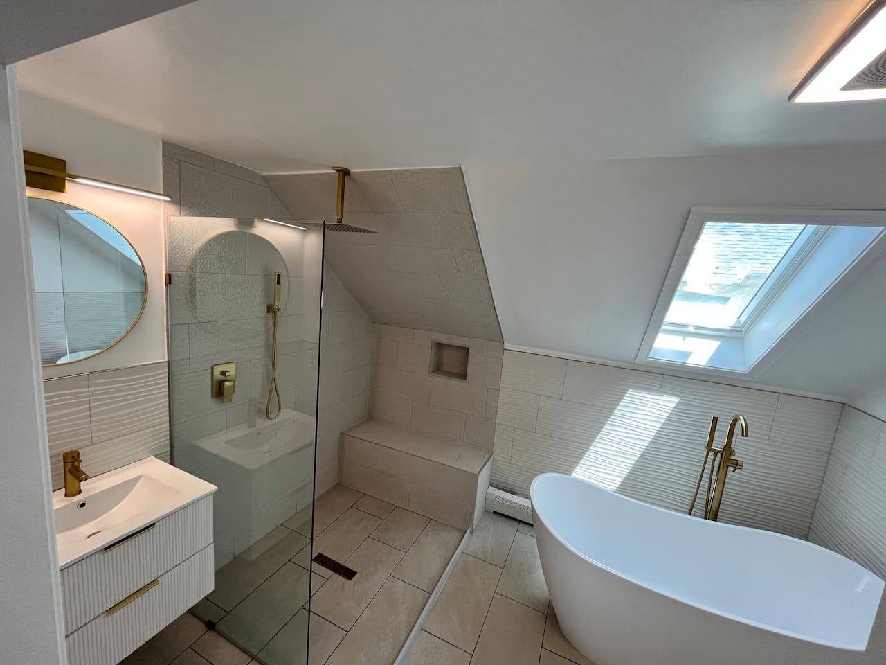 Golden Hour Loft (3rd floor)