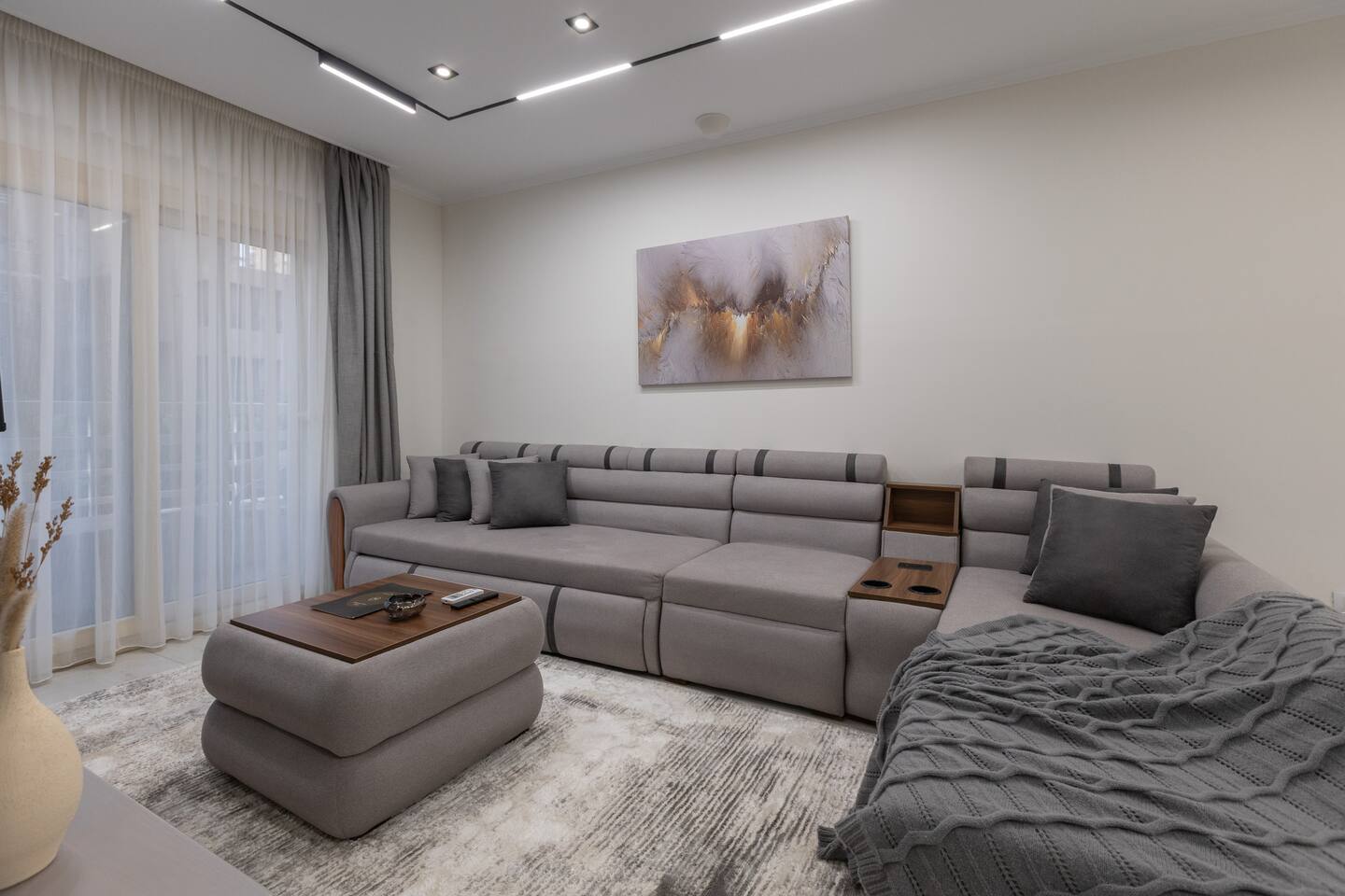 Lovely Central Stay Near Airport photo 5