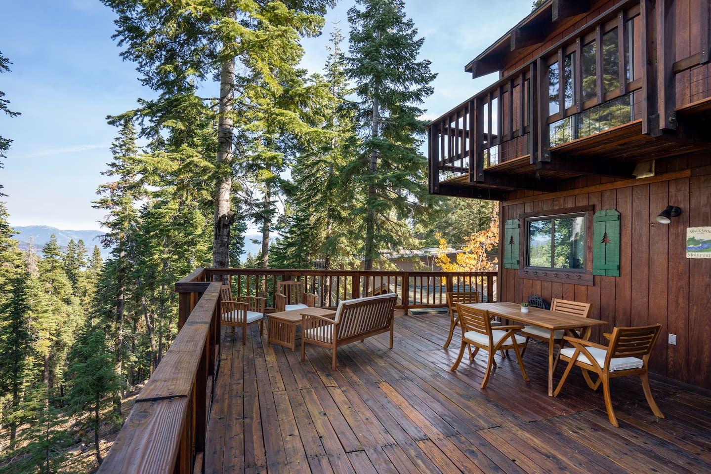 Lakeview, Remodeled Cabin w/Huge Wraparound Deck