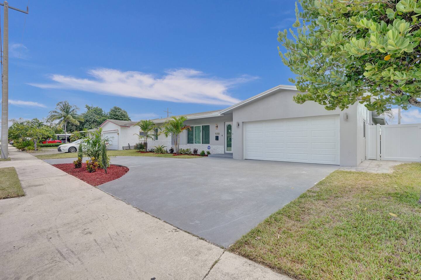 Cypress Breeze, Coastal Comfort! Heated Pool!