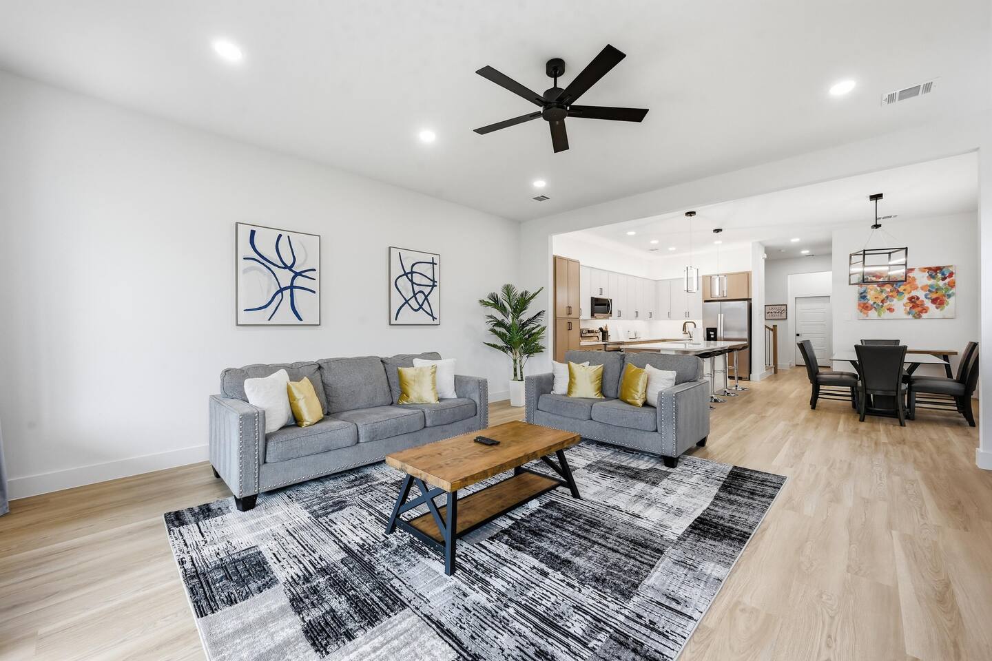 Upscale 3BR 3.5BA | Patio & Garage | UTSW