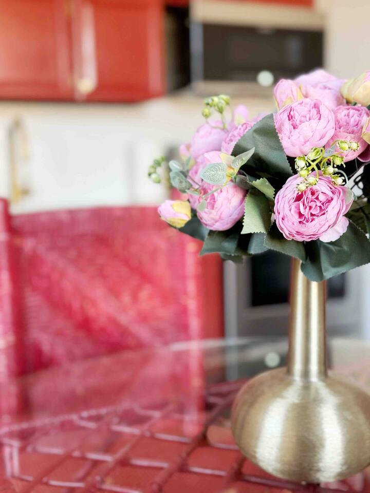 Valentine Suite | 1BD/1BA Apt in The Rose Inn