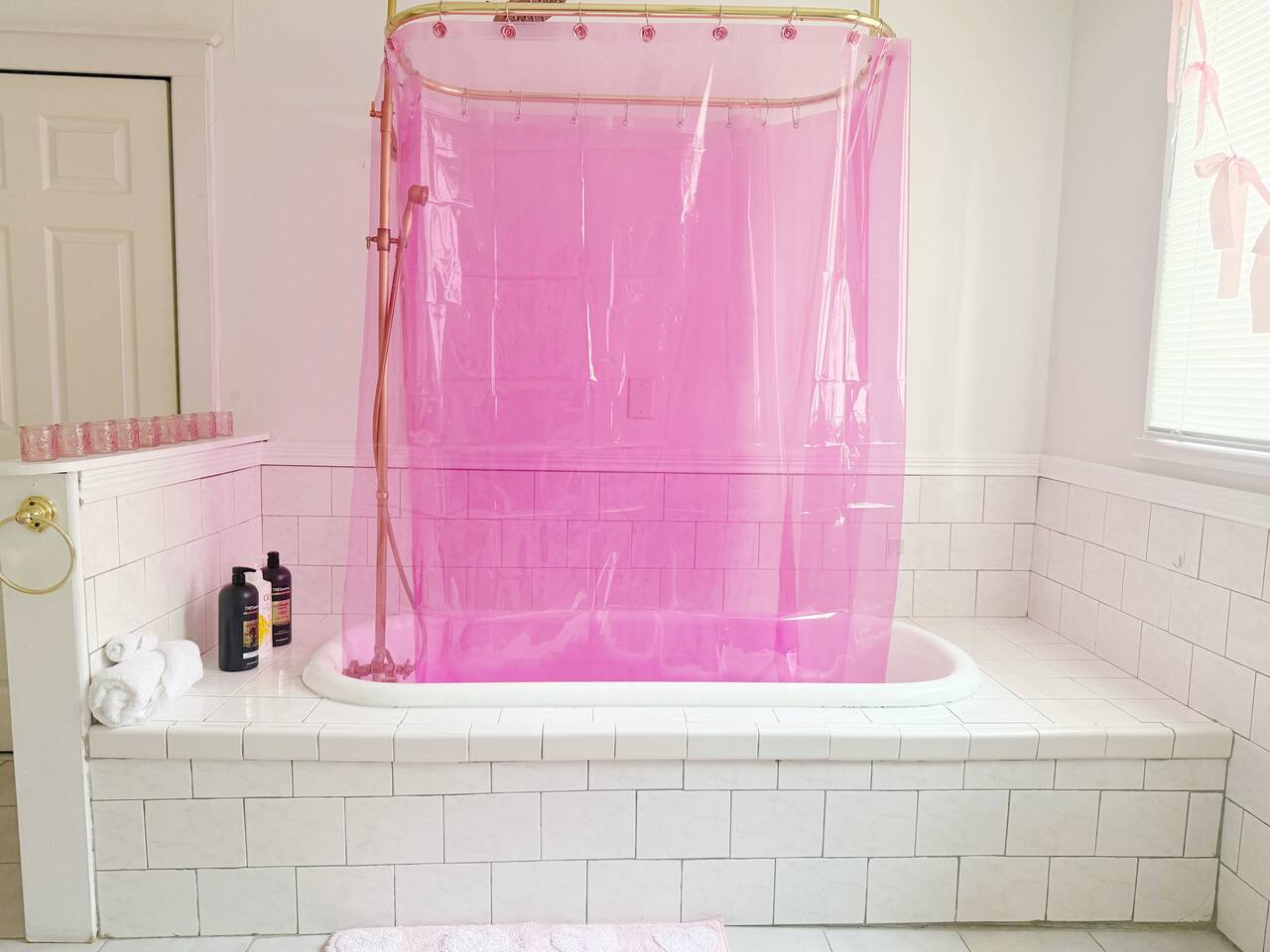 Valentine Suite | 1BD/1BA Apt in The Rose Inn