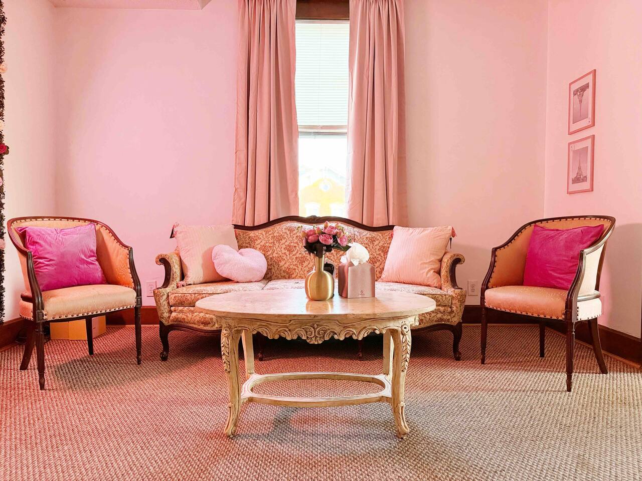 Valentine Suite | 1BD/1BA Apt in The Rose Inn photo 2