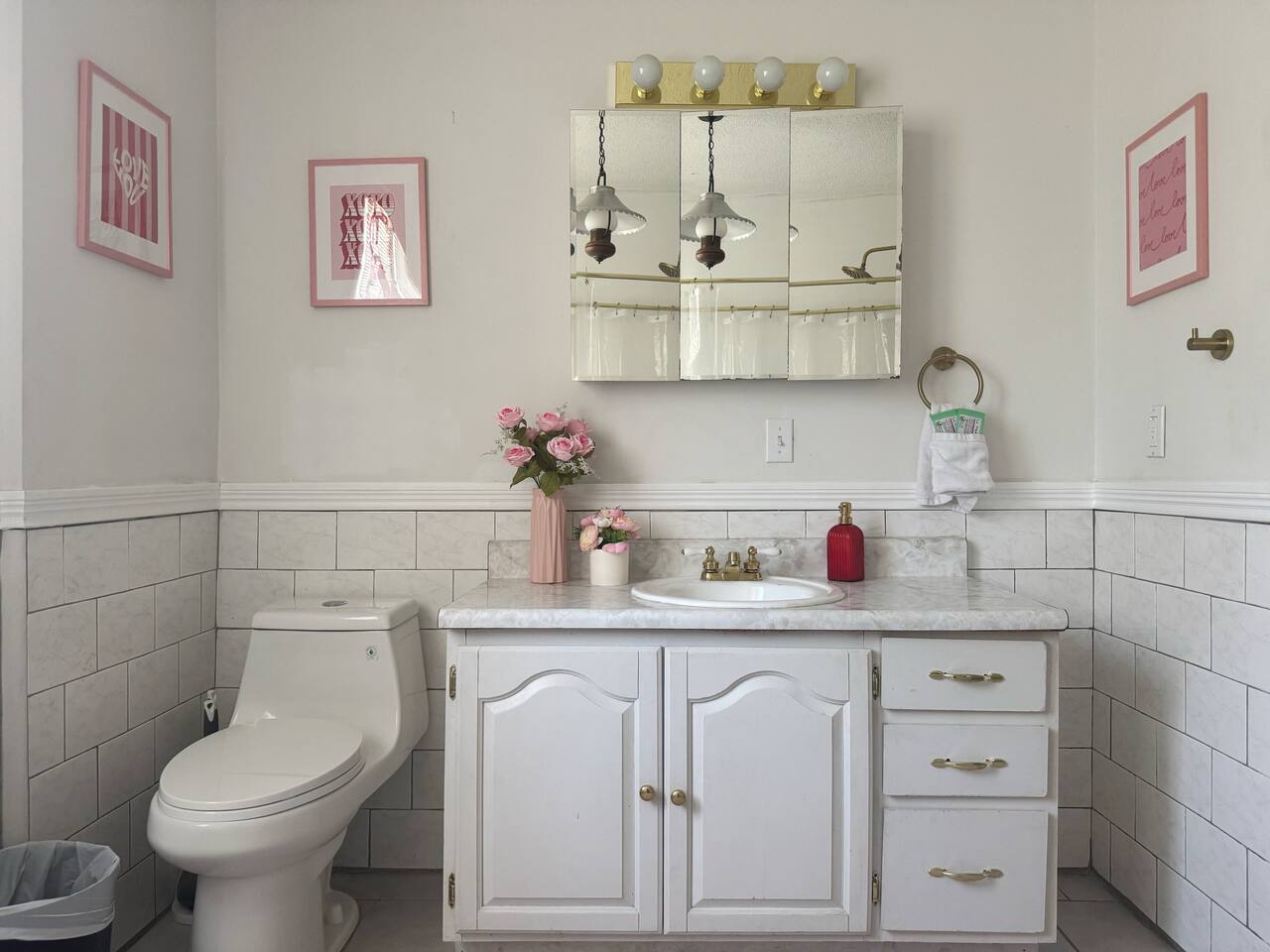 Valentine Suite | 1BD/1BA Apt in The Rose Inn