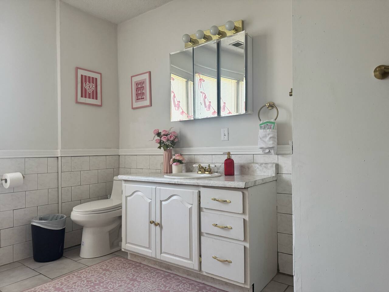 Valentine Suite | 1BD/1BA Apt in The Rose Inn