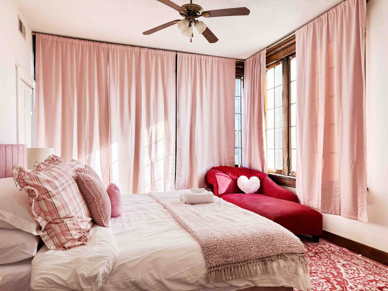 Valentine Suite | 1BD/1BA Apt in The Rose Inn