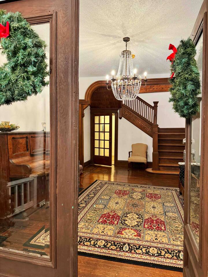 Valentine Suite | 1BD/1BA Apt in The Rose Inn