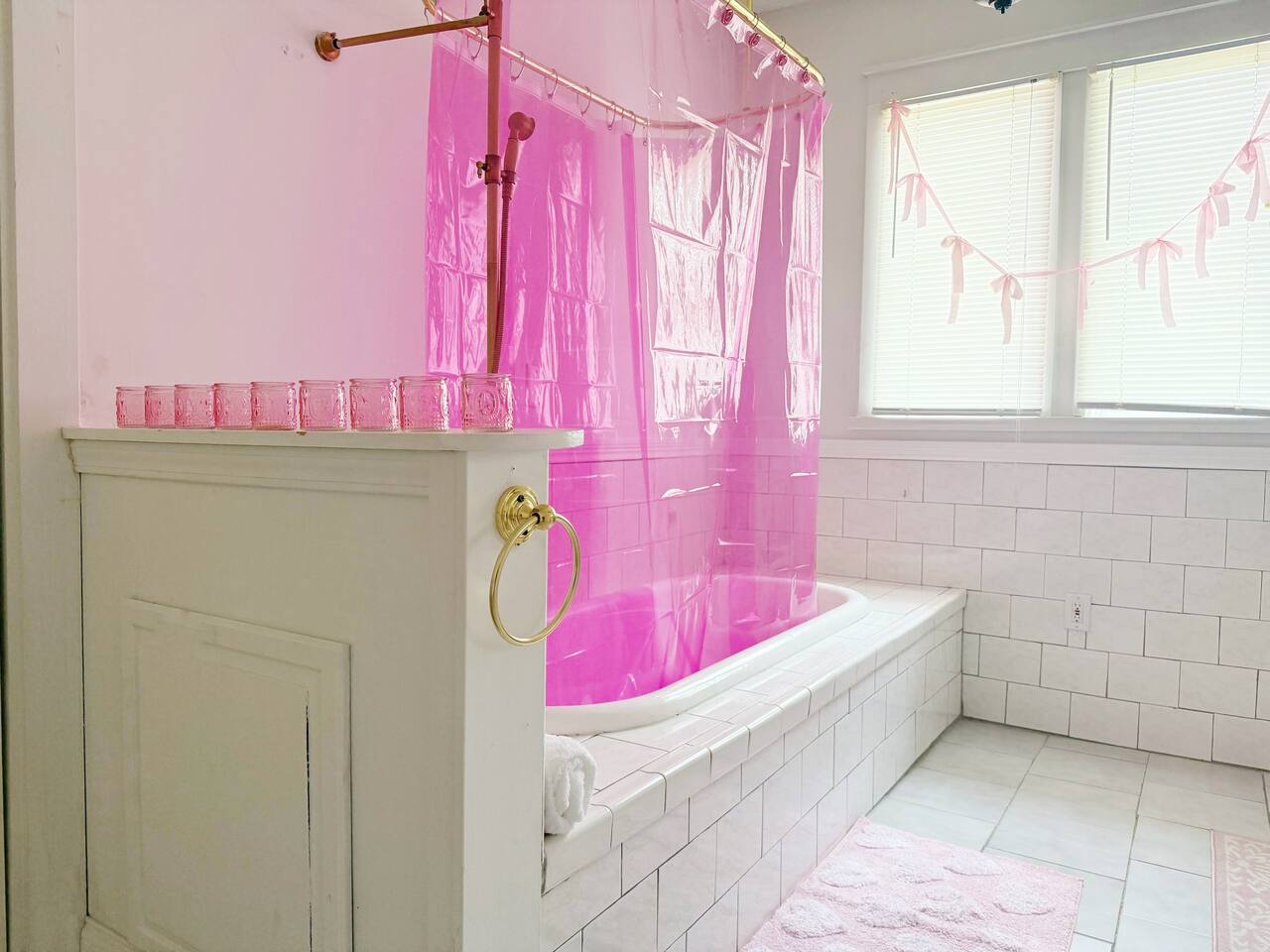 Valentine Suite | 1BD/1BA Apt in The Rose Inn