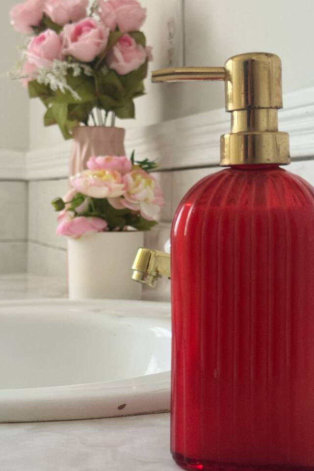 Valentine Suite | 1BD/1BA Apt in The Rose Inn