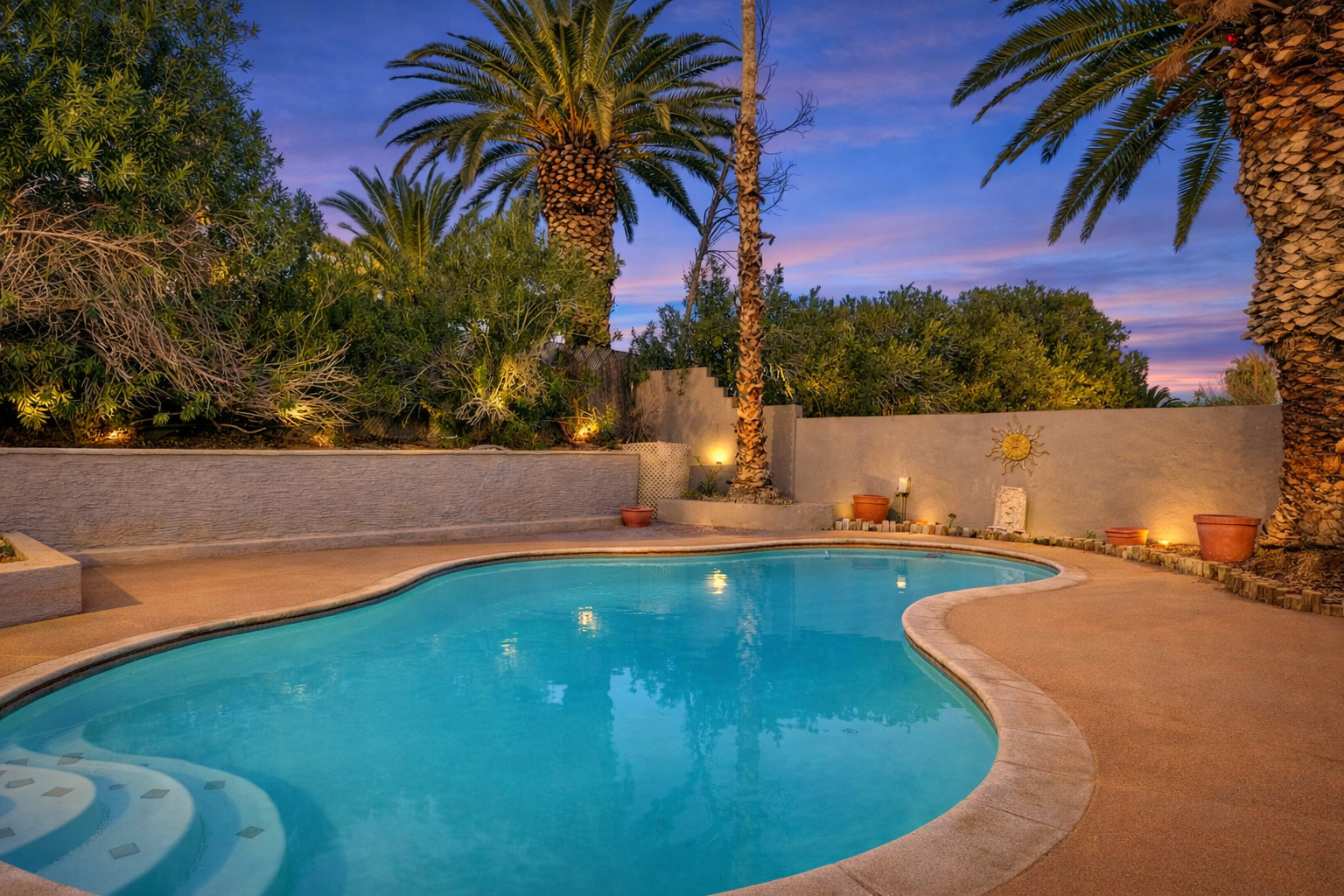 Resort Style 4BR Pool Home near the Strip