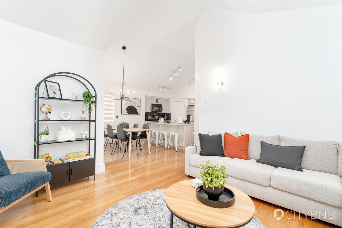 Ellerslie | Sleeps 10 | Hot tub | AC