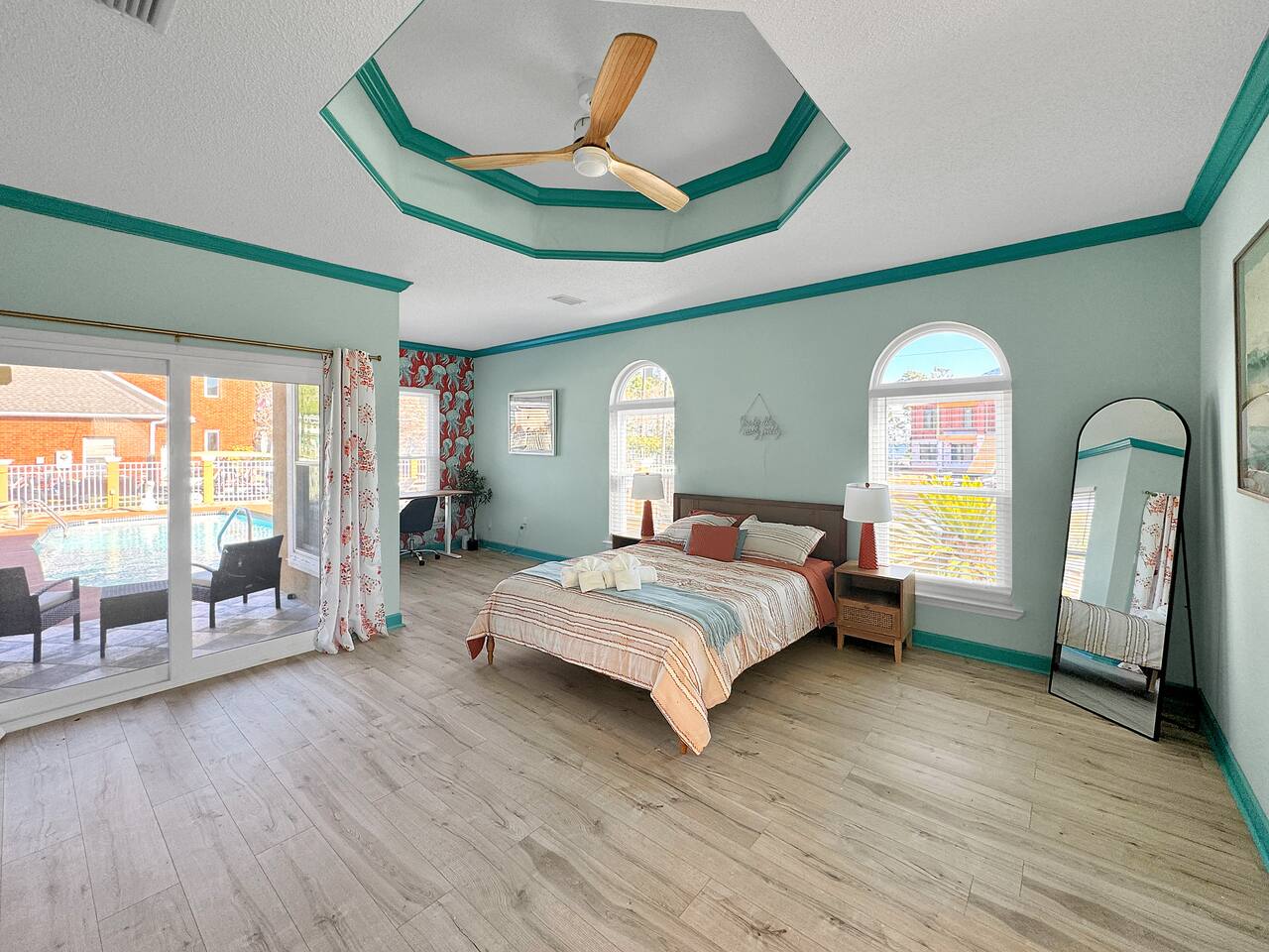 Hot Tub and Game Room | Navarre Getaway!