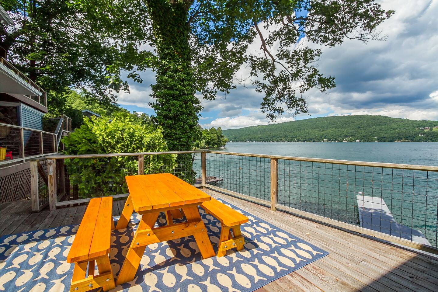 Lakefront home, Sleeps 8-10, Private Dock, Parking