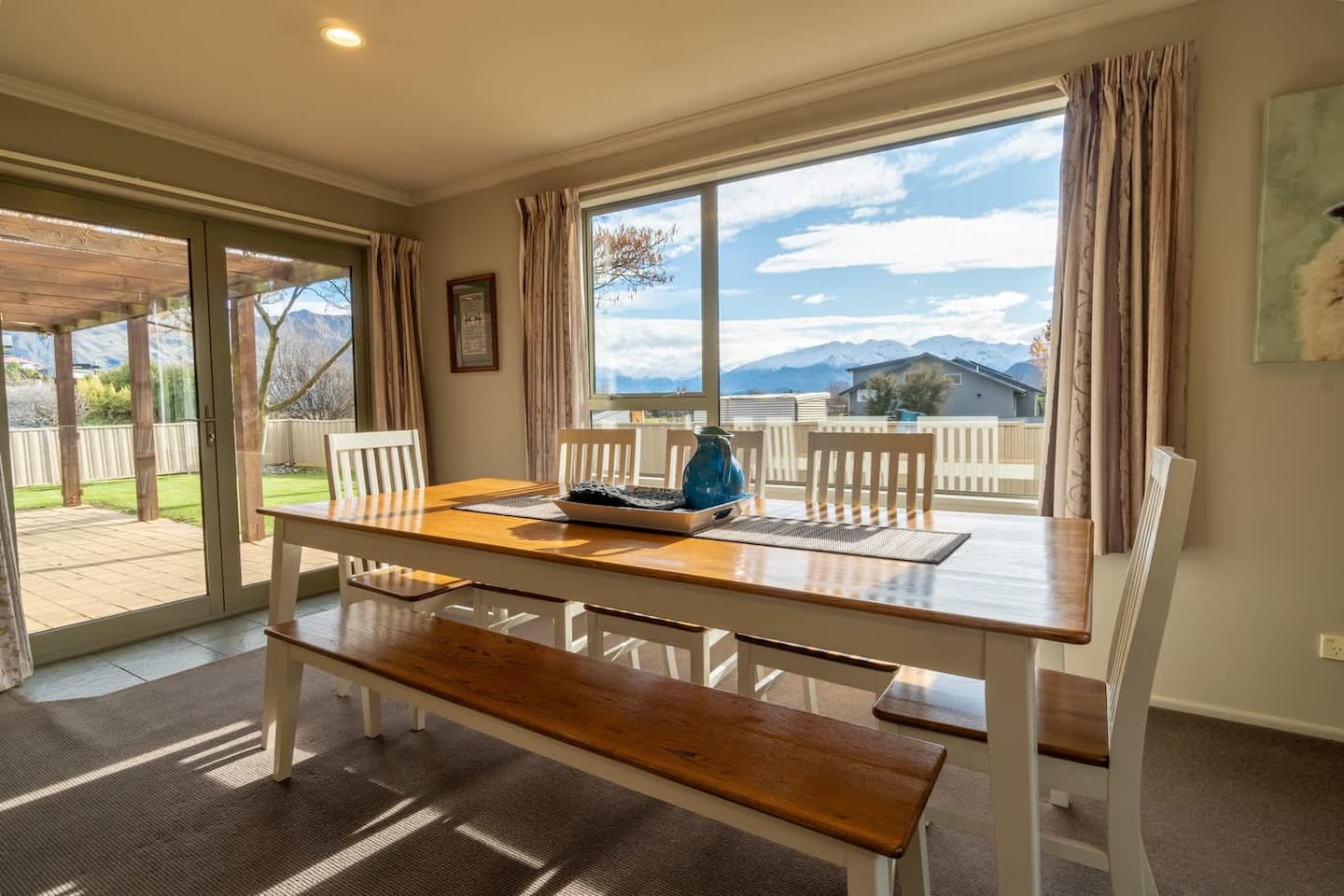 Wanaka Gem on Kings Dr - Mountain Views