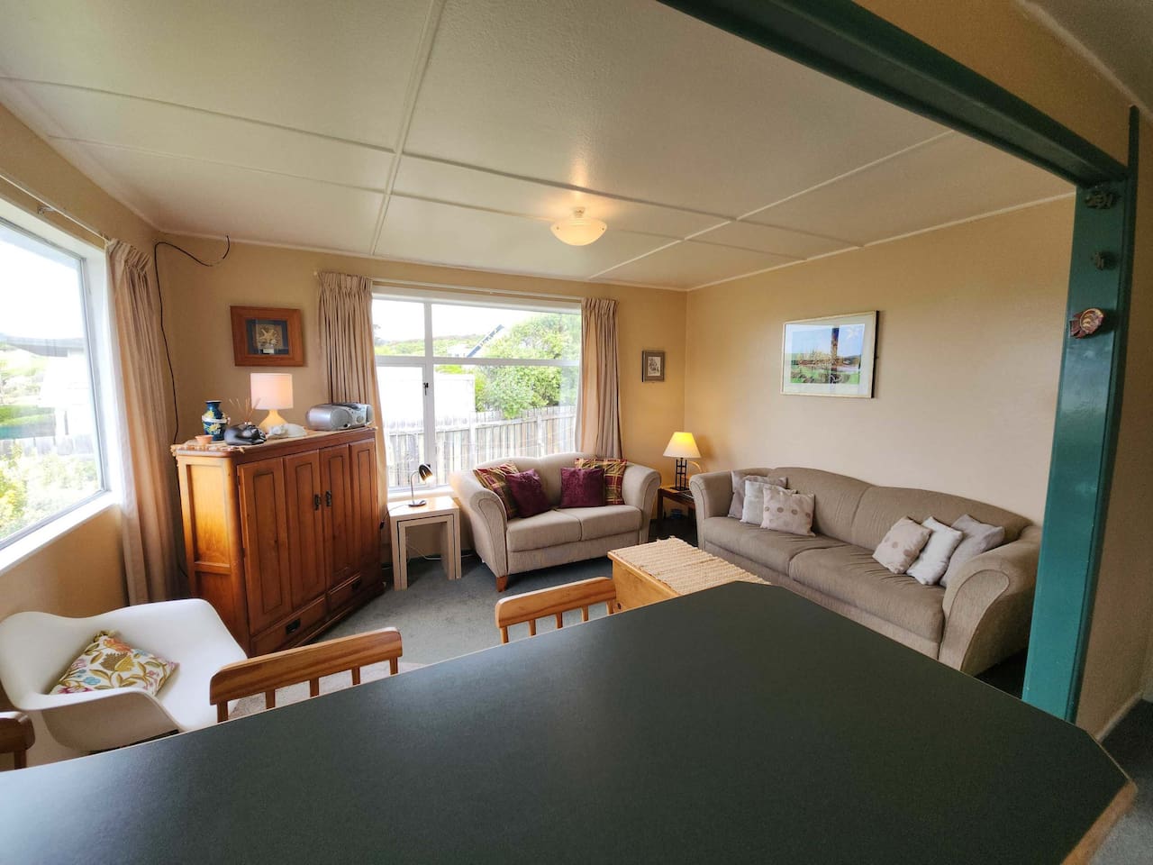 Esplanade Escape – Classic Coastal Cottage