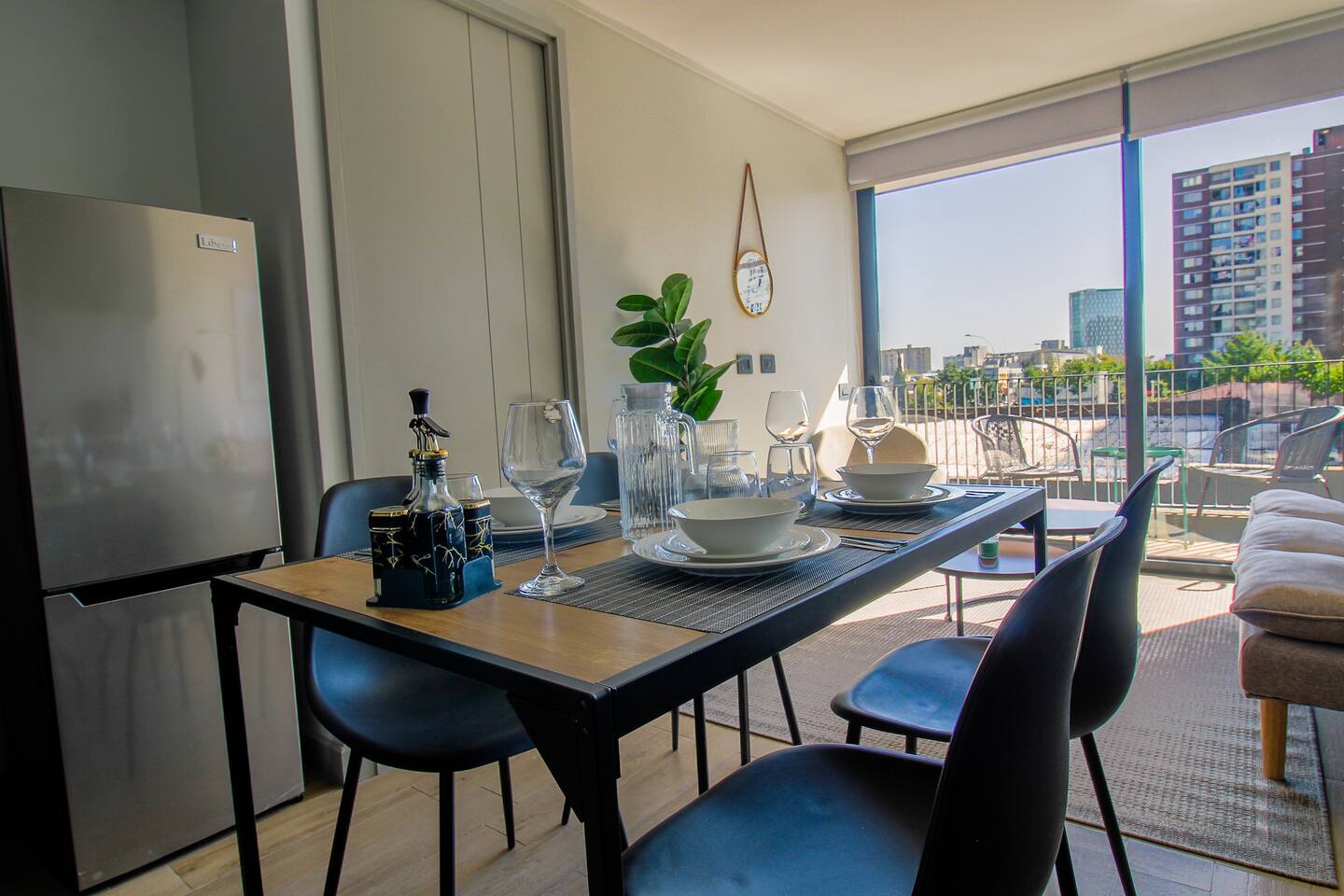 Minimalista, AC, Parking, Wifi, Céntrico.