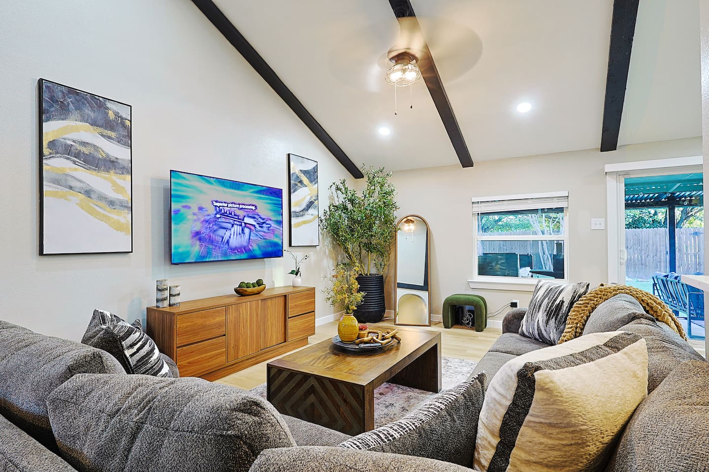 Tranquil Chic 3BR Getaway | Sauna•Gym•HotTub•Game