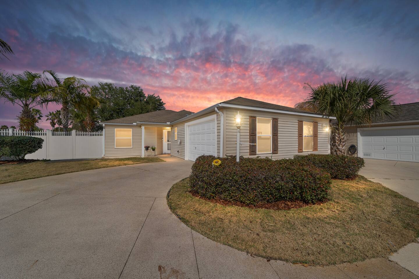 Villages Villa | Prime Location + Fenced Yard