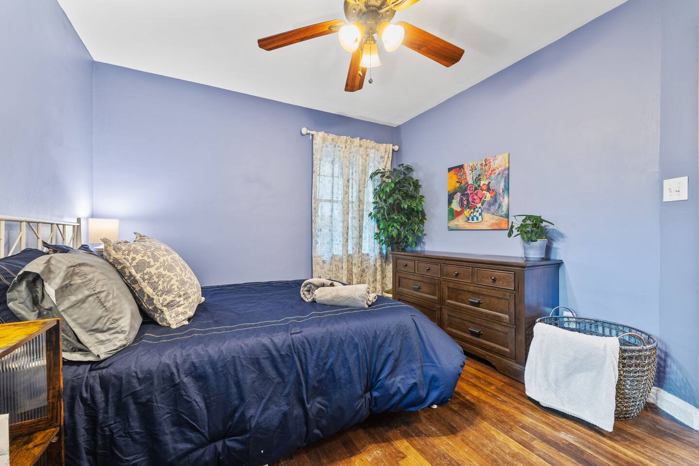 Private room in Buckhead - Walk to Lenox Mall