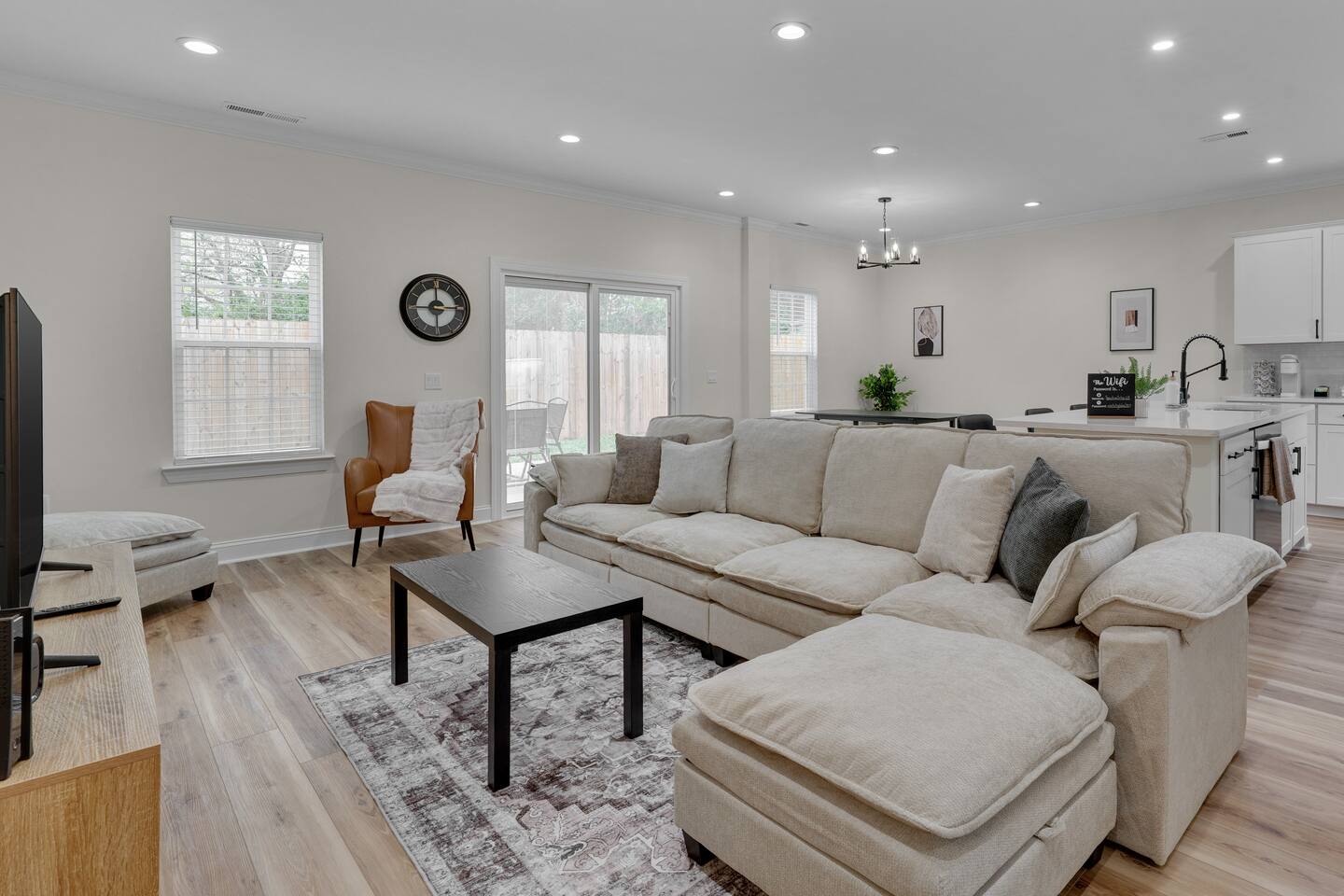 Pristine Stay Near Duke | No Carpet + Parking