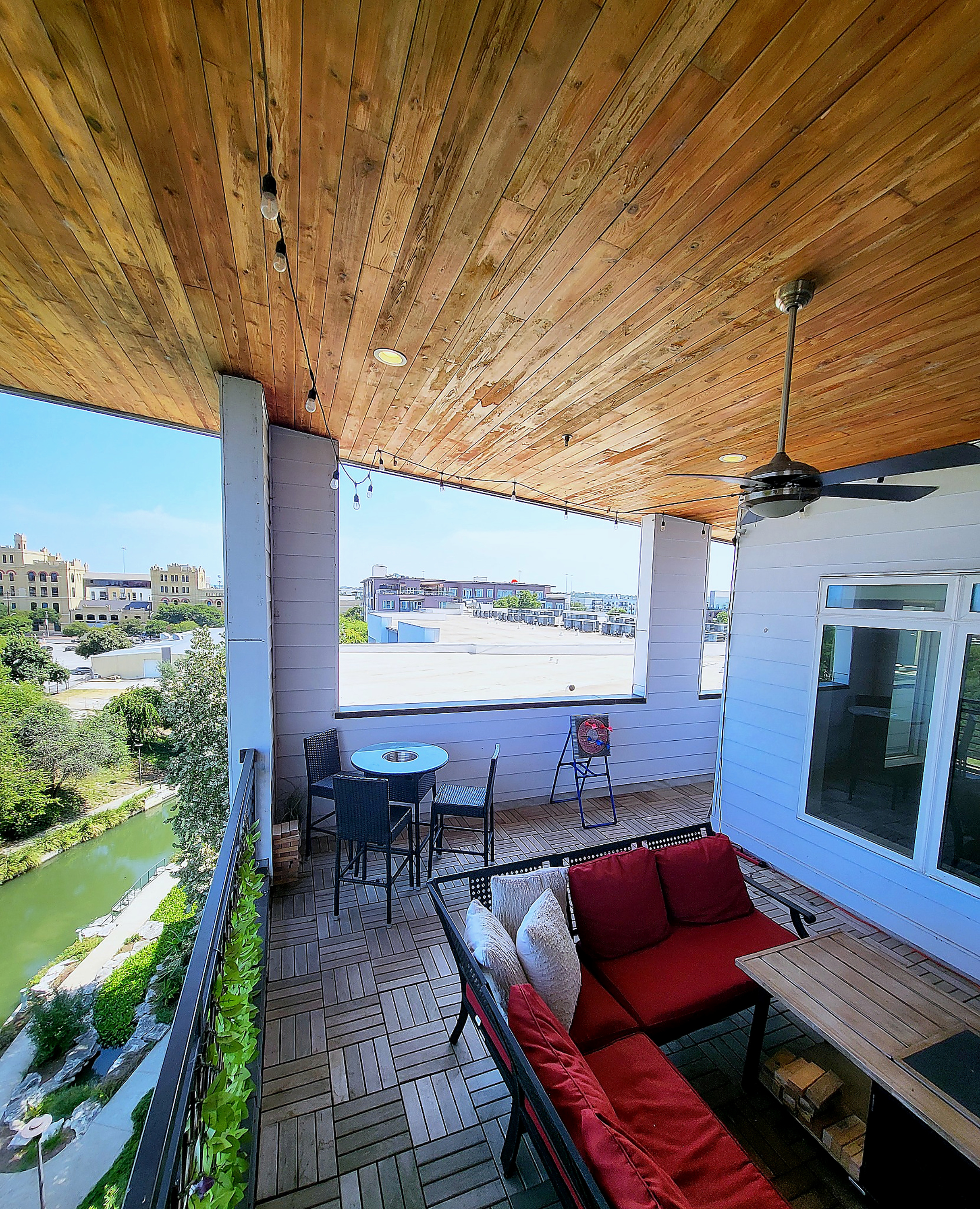 2BR Riverwalk Penthouse